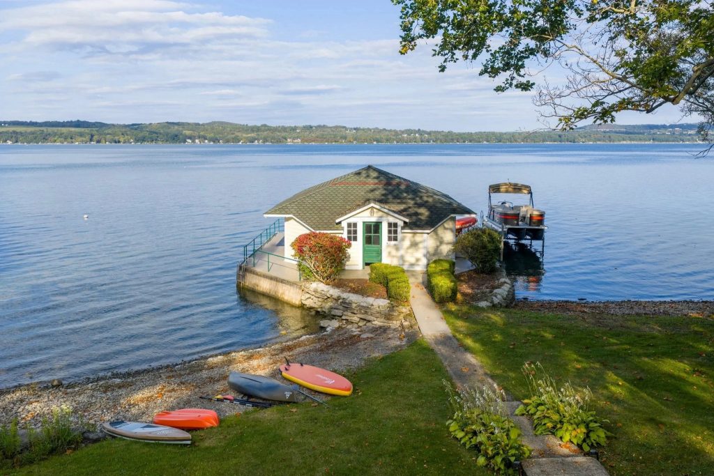 Shore Elms carriage house
