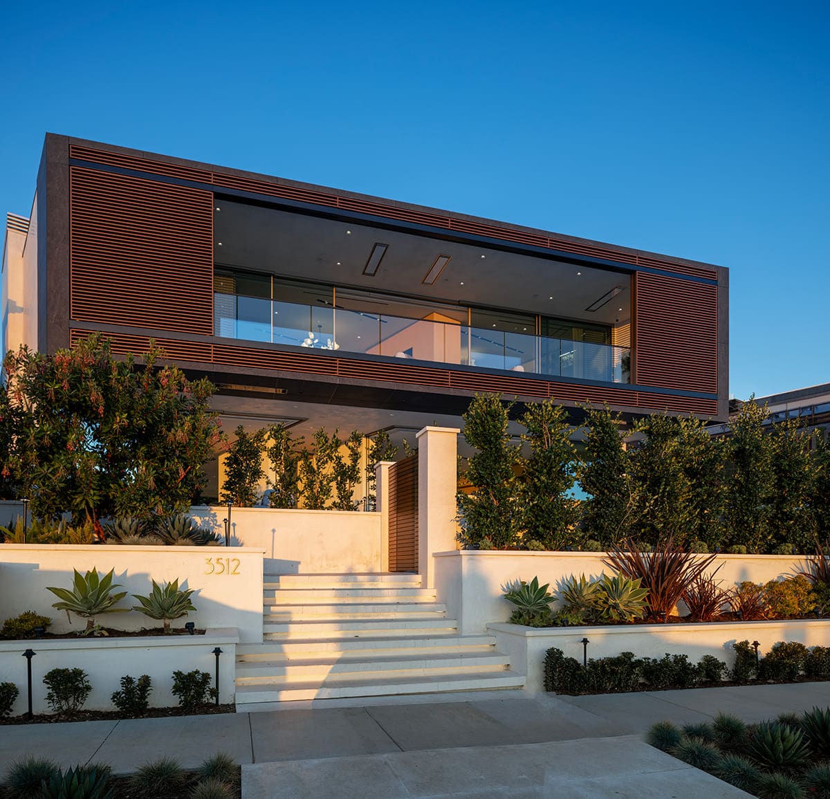 VALIA Properties Presents A Spectacular Home In Corona del Mar