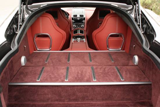 AstonMartin-Rapide-trunk