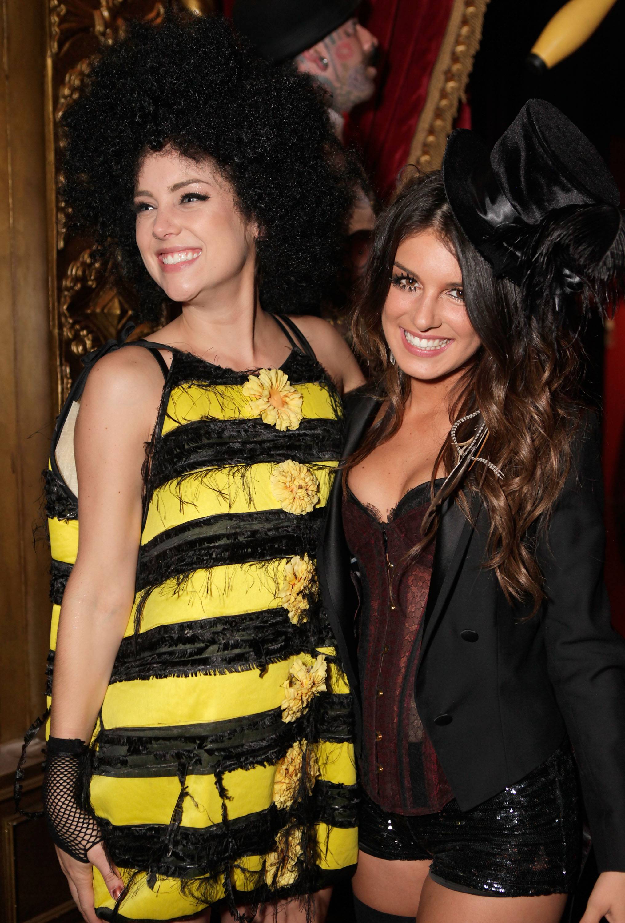 David Arquette Parties, Celebrates the Birthday Girls of 90210