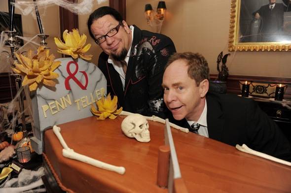 105461032DT001_Penn_Teller_