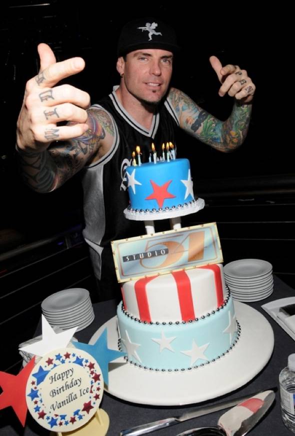 Vanilla Ice with Birthday Cake at Studio 54 Las Vegas, 10.2910