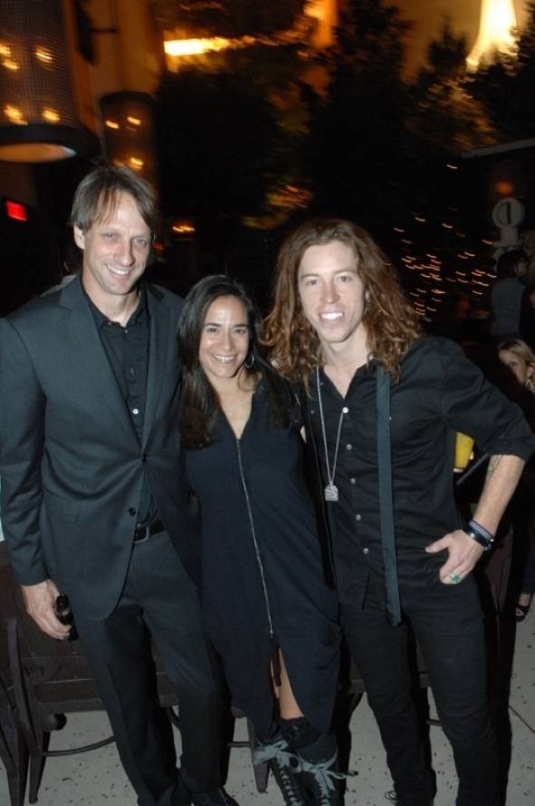 Blush_Tony_Hawk_with_Shaun_White_and_friend.