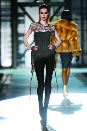 Charlotte’s Web: Arachnid-Inspired Fashion - Haute Living