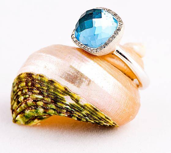 Don’t Know What to Wear This Valentine’s Day? Go Bespoke!