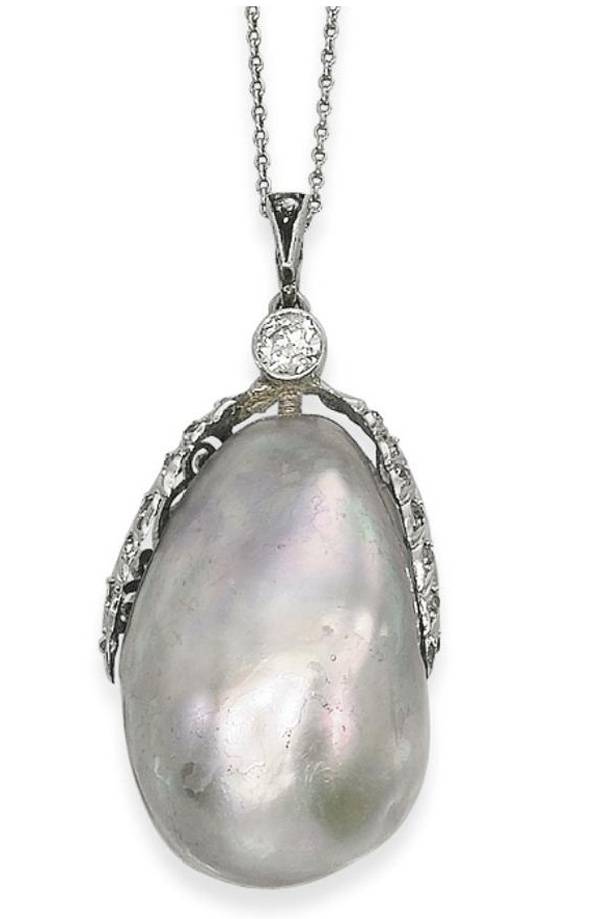 baroque-drop-shaped-natural-pearl Christie’s Dubai Jewelry Sale
