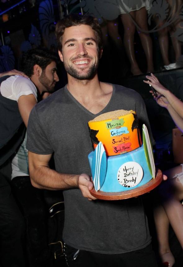 TheBank_BrodyJenner_Cake