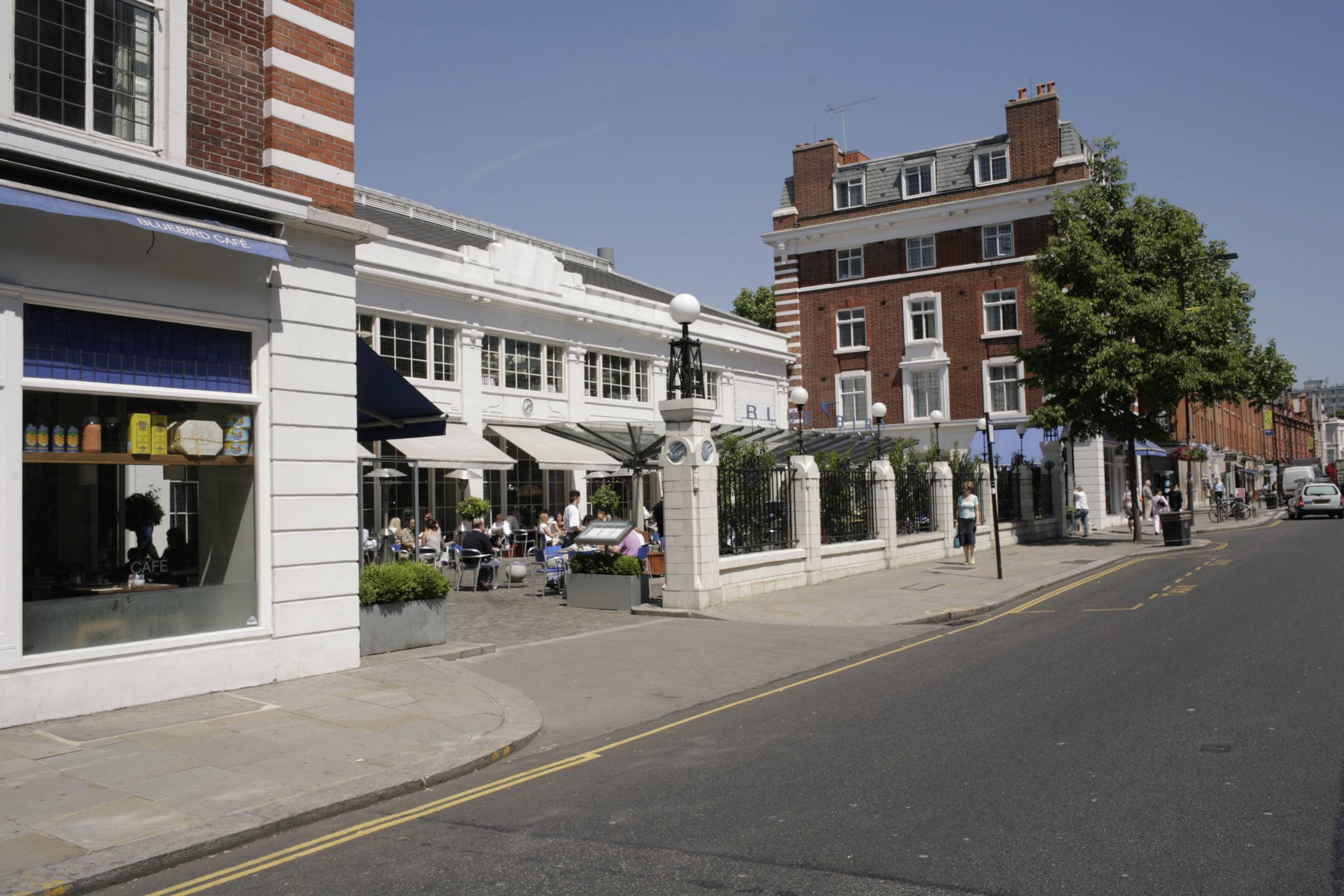 Bluebird Courtyard – Distance shot from left