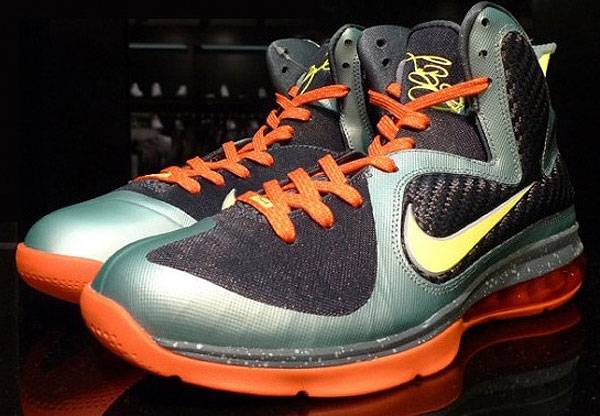 lebron_james_new_air_forcethemed_shoes