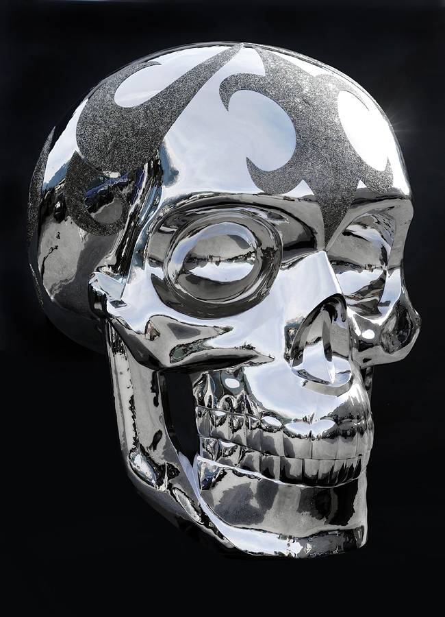 DIE TO LIVE - 2.5 METER SKULL IN MIRROR POLISHED STAINLESS STEEL WITH SWAROVSKI CRYSTAL BY MICHAEL BENISTY 3