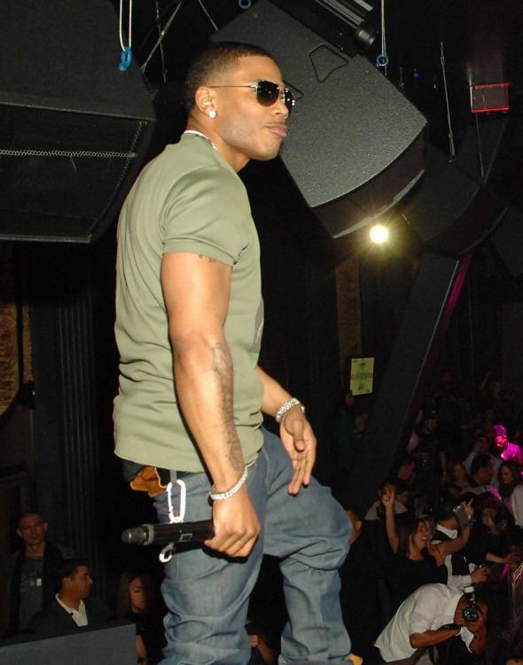 Close up of Nelly performing