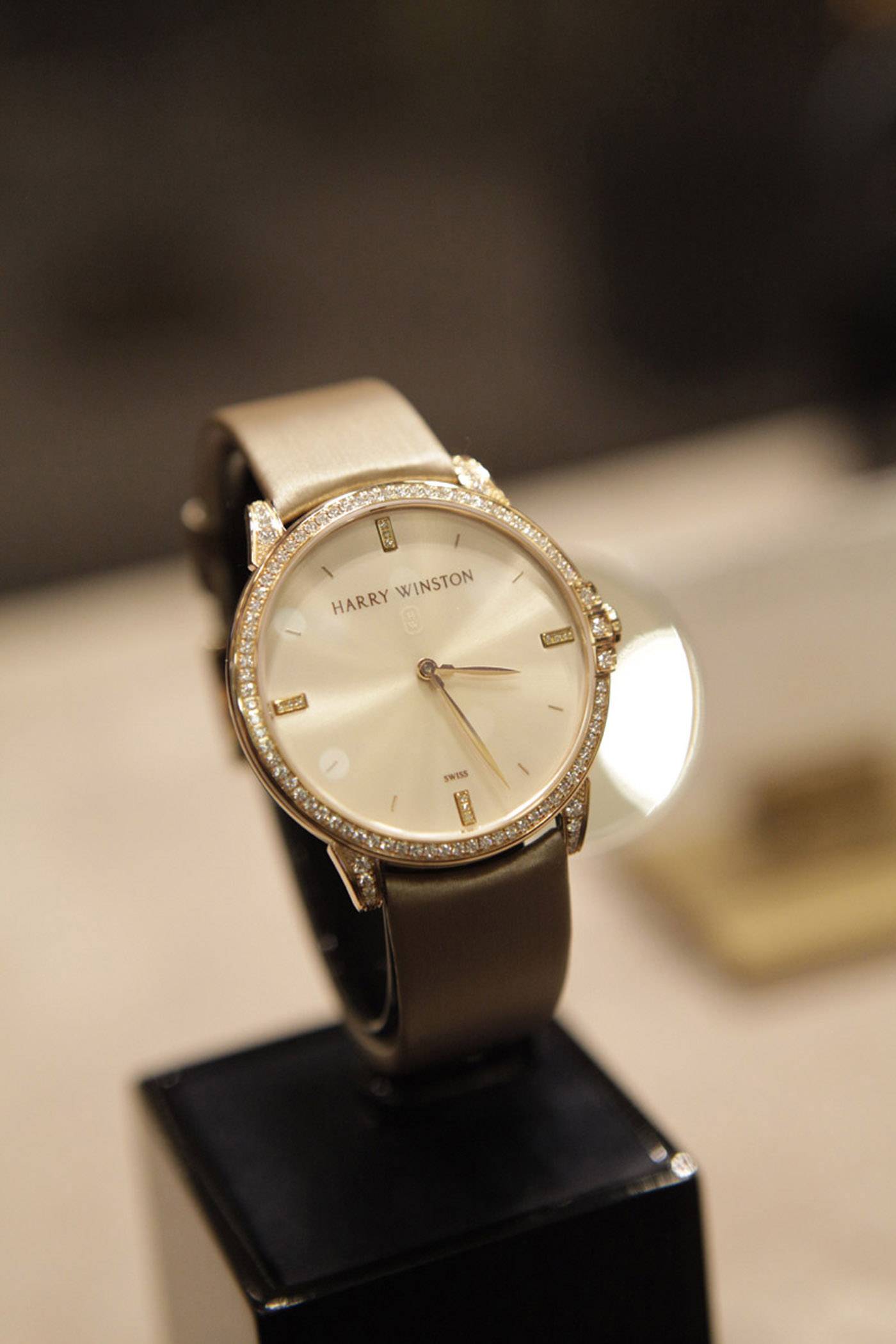 Harry Winston Unveils its Newest Salon in Dubai Mall