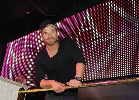 138998622DT009_Kellan_Lutz_