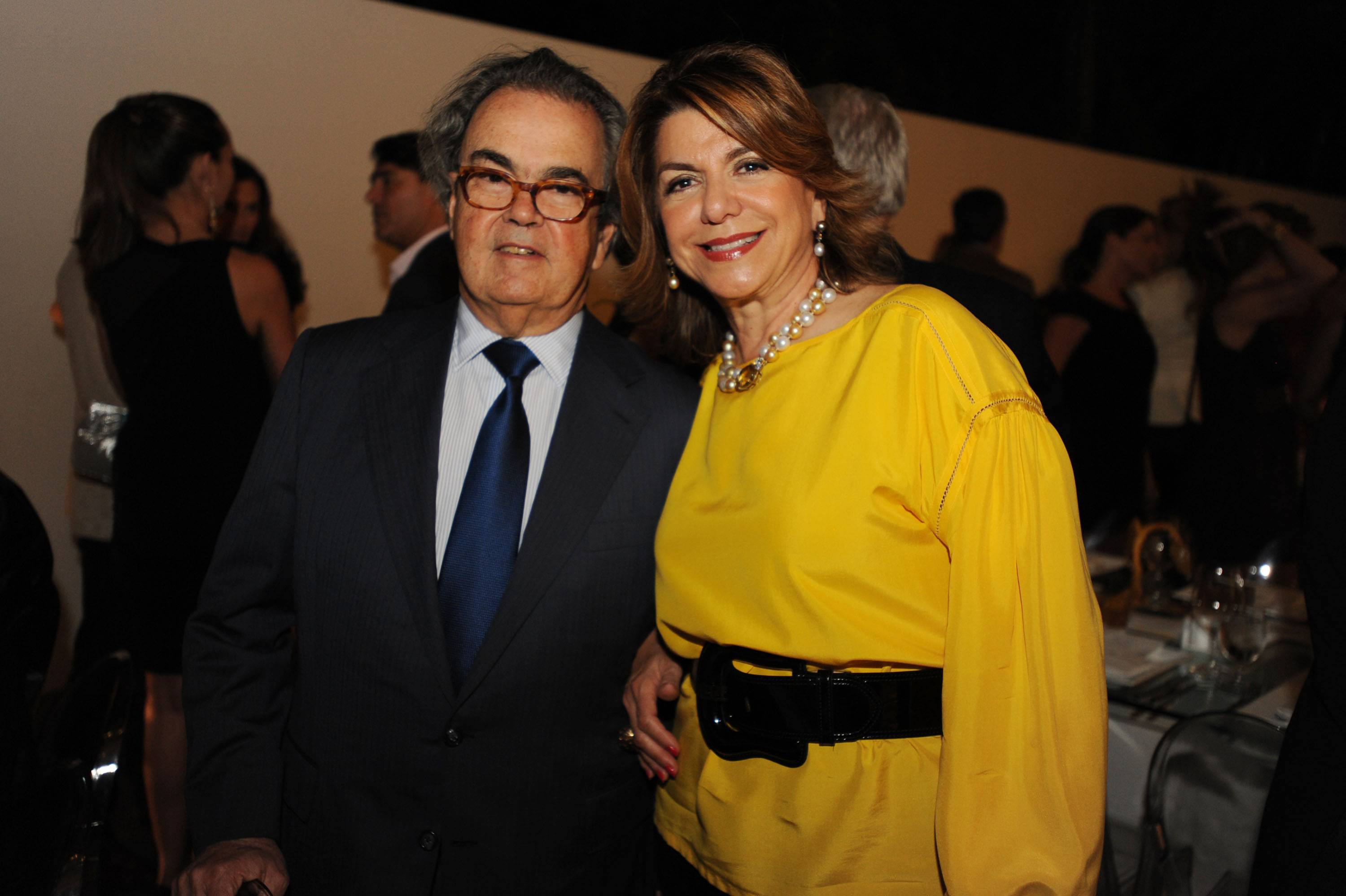 Carlos De La Cruz & Lourdes Collett