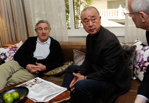 Nobu_De_Niro_in room