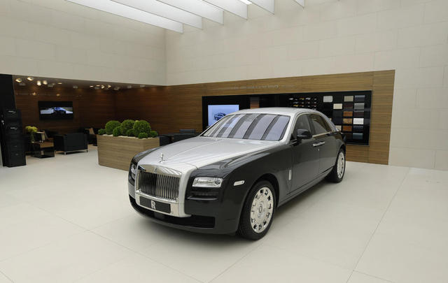 rolls-royce-two-tone-ghost-3