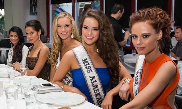 2011 Miss USA Alyssa Campanella and 2012 MISS USA contestants