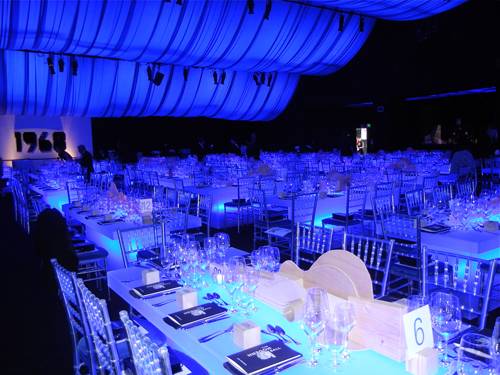 interior-of-the-blue-period-inspired-patrons-dinner-tent-by-designer-stanlee-gatti