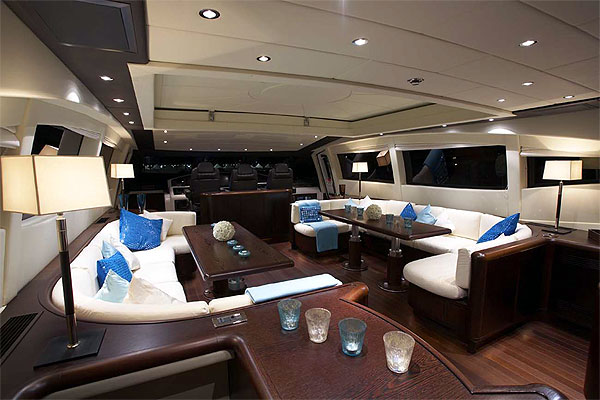 mangusta-92-yacht-deck-saloon