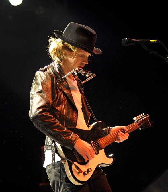 Beck Performing at The Pearl