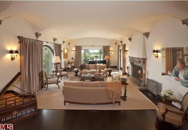 Frasier Star David Hyde Pierce Sells Los Feliz Home for $7.05 Million ...