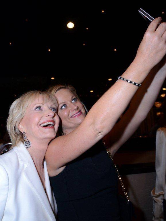 FlorenceHenderson_AmyPoehler_CreditPictureGroup