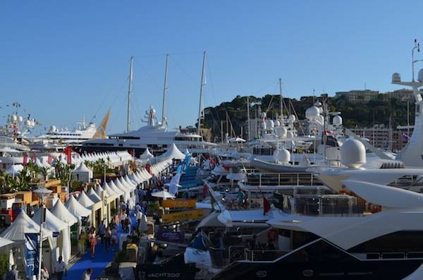 Show booths and yachts lined Quai de L’Hirondelle