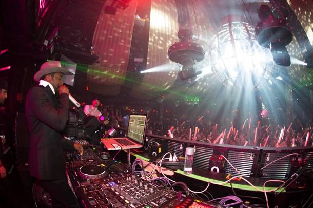 Will.i.am of the Black Eyed Peas performs at Marquee Nightclub