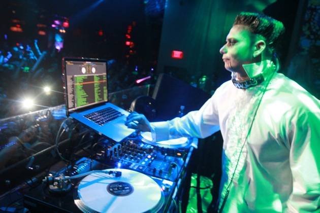 DJ Pauly D on the turntables at Vanity Nightclub 10 28 12