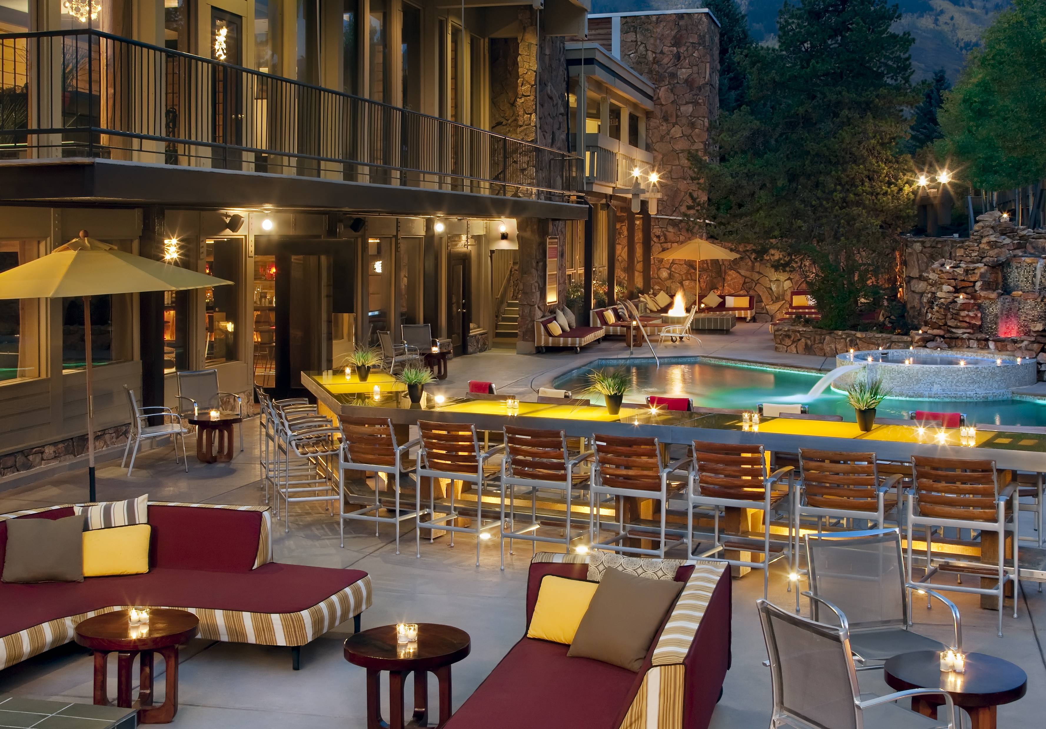 Bar & Pool @ Sky Hotel Aspen