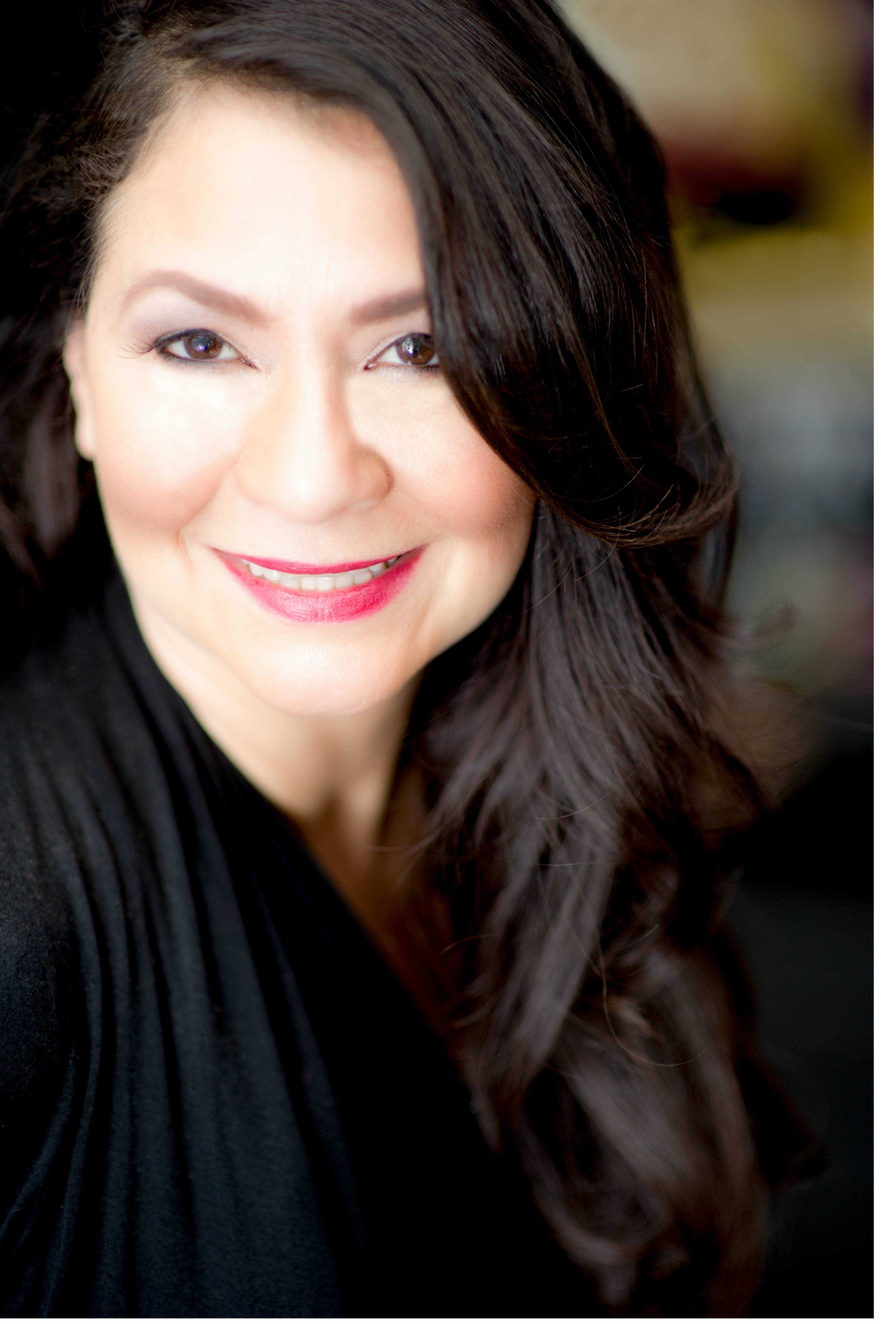 Lashfully Owner Liv Contreras