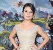 Mila Kunis is Bewitching in Dolce&Gabbana at the Premiere of ‘Oz, The Great and Powerful’