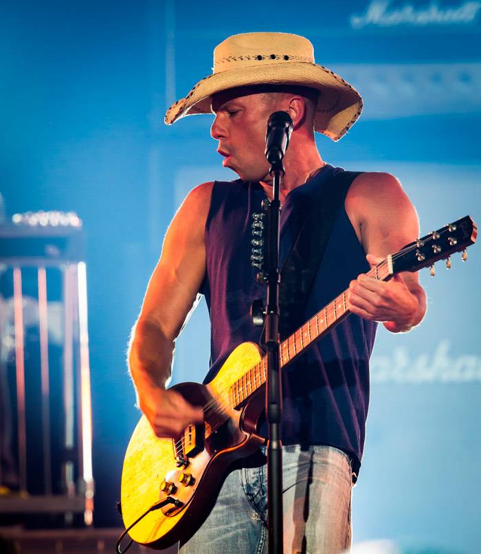 Photos: Kenny Chesney Helps The Joint at the Hard Rock Hotel Celebrate ...