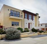 Lakers Coach Mike D’Antoni Purchases Manhattan Beach Home for $6.9 Million