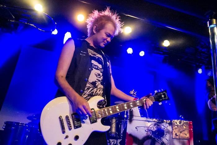 6.15.13 Deryck Whibley of Sum 41 plays with Street Drum Corps at Vinyl in Hard Rock Hotel & Casino, credit Karen Mandall