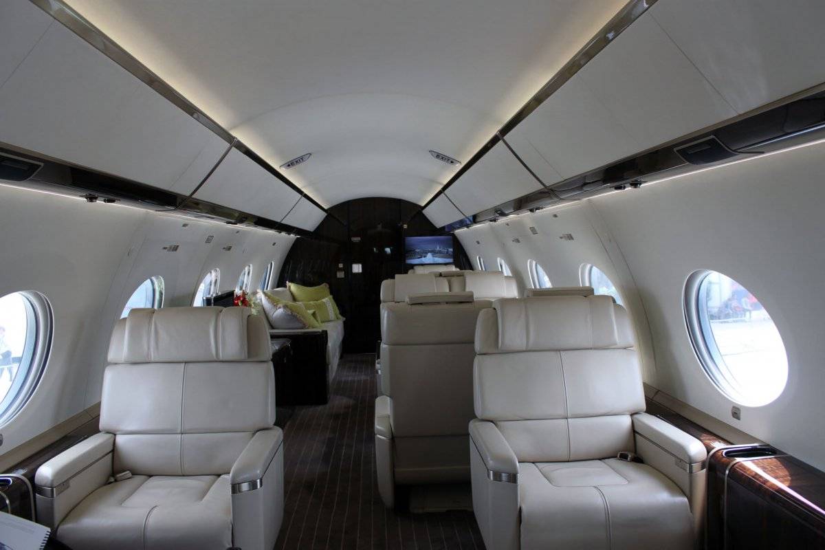 for-65-million-you-get-more-than-a-well-equipped-cockpit-the-g650s-cabin-is-totally-luxurious