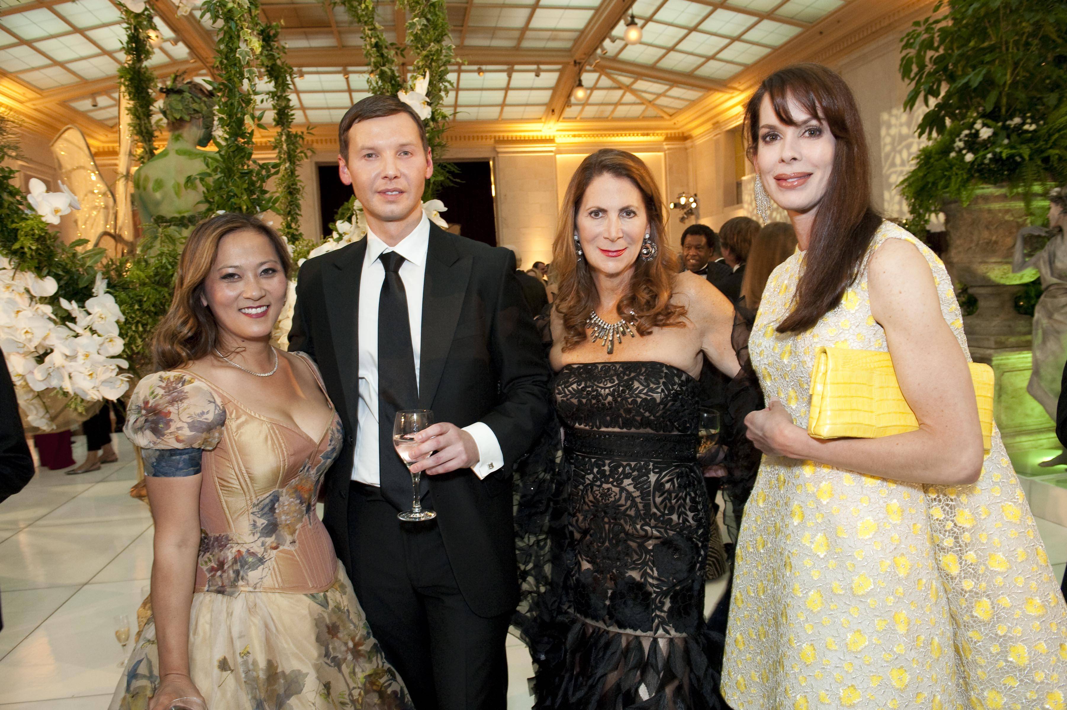 2013 Opera Ball: the Garden of good and evil