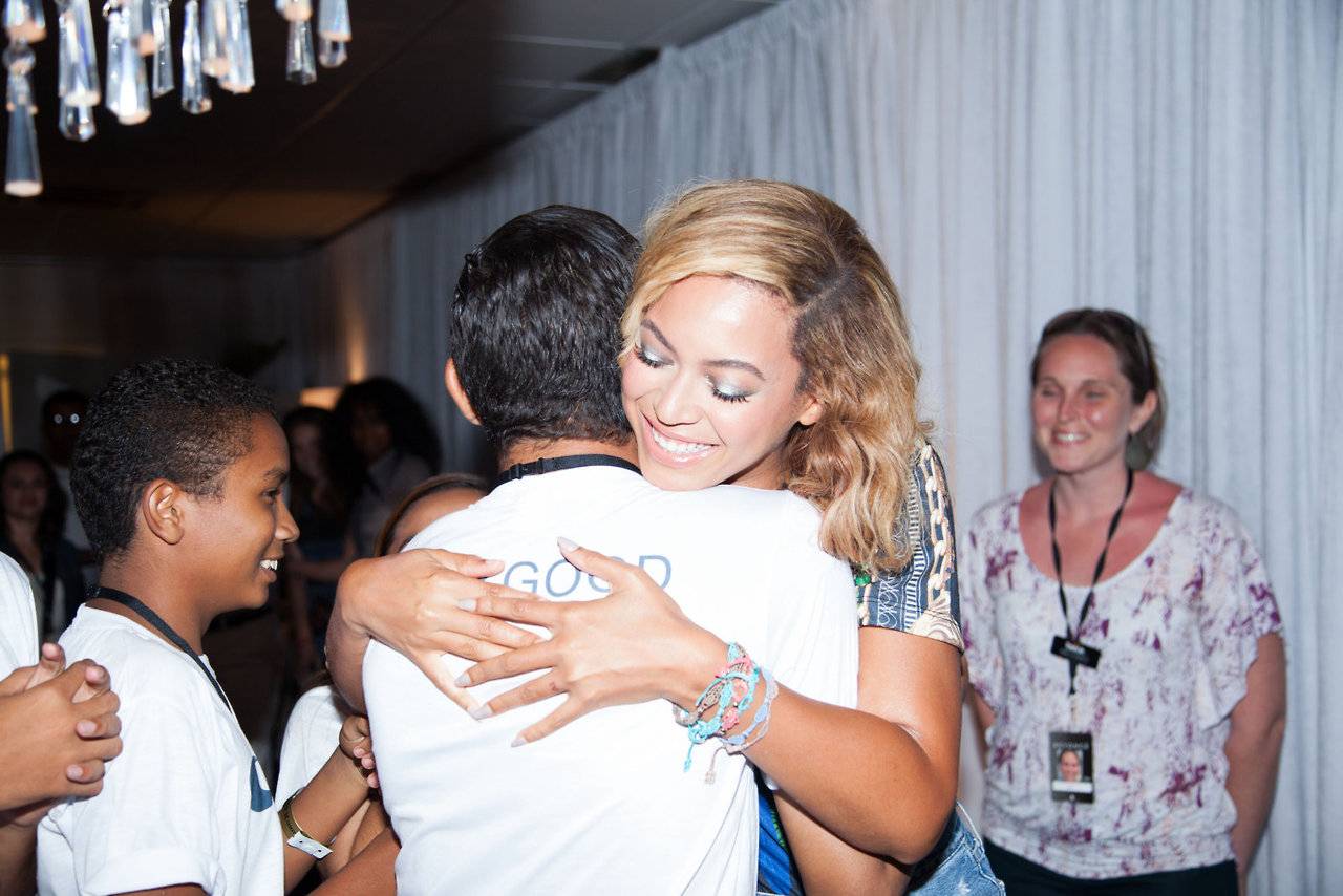 Beyoncé in Fortaleza with Cruciani C bracelets