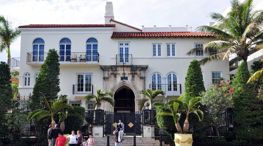 Versace Mansion Sells for $41.5M to Jordache Jeans Family