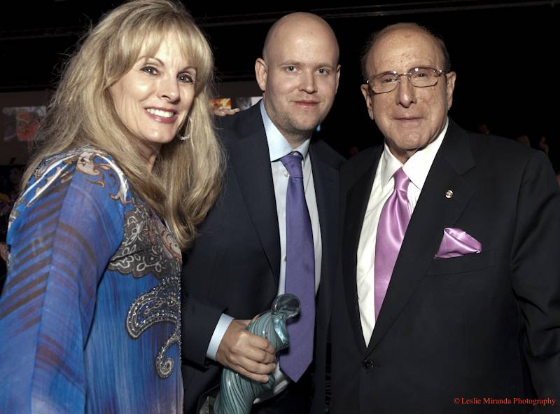 TJ Martell Foundation Raises $1 Million at Artworks for the Cure Fundraiser