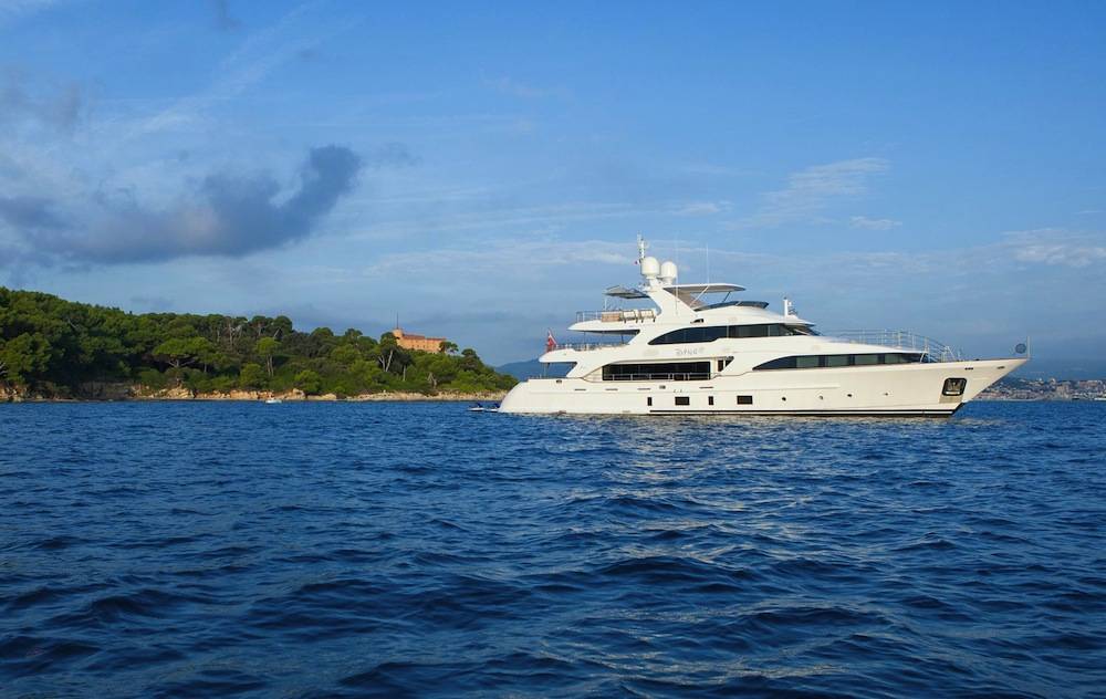 Haute Yacht of the Week: DYNA®