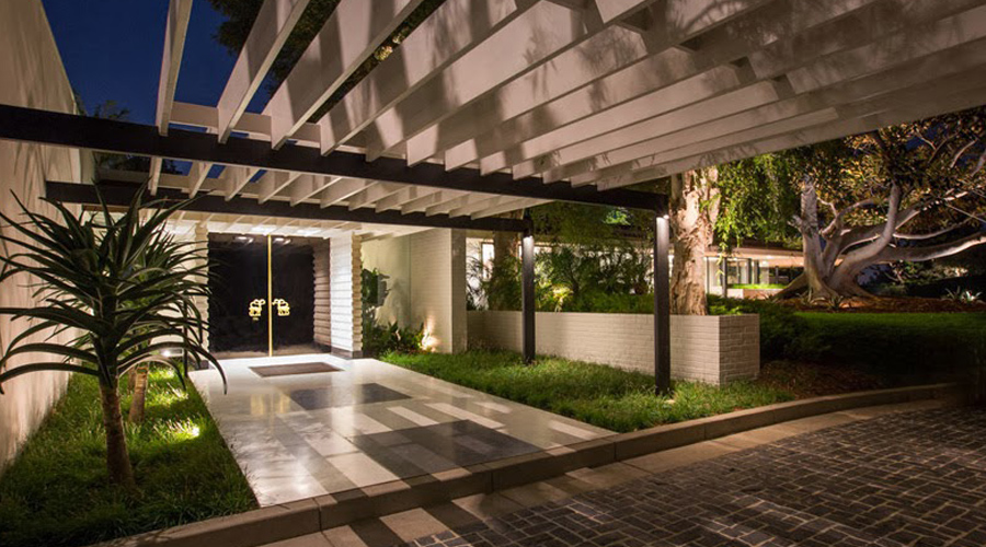 Ellen DeGeneres Buys $39M House Next to Playboy Mansion