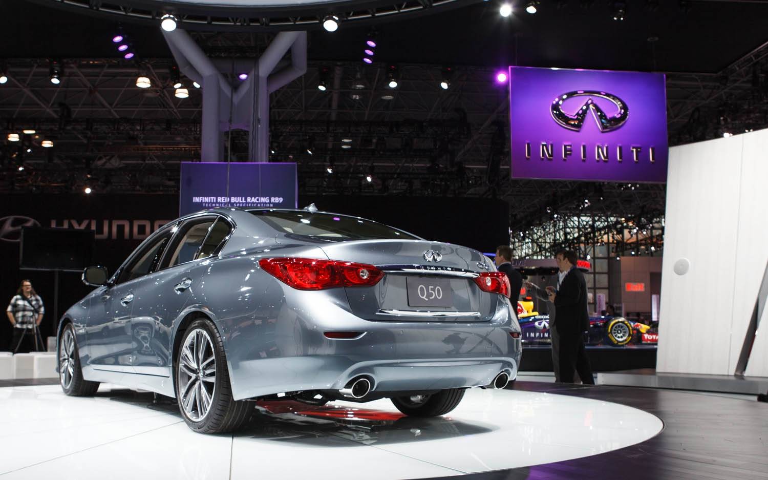 2014-Infiniti-Q50S-Hybrid-rear-left-view