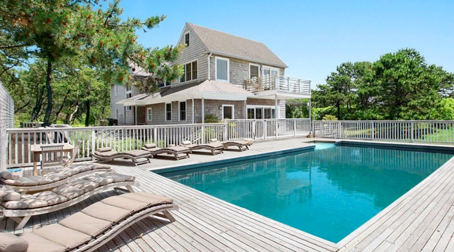 Scarlett Johansson Buys Hamptons Hideaway - Haute Living