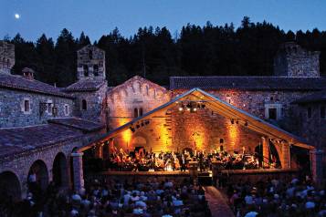 Concert-at-Castello-di-Amorosa-at-Festival-Del-Sole-2013-CREDIT-Vi-Bottaro