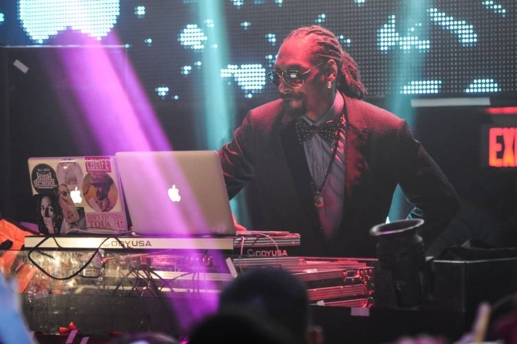 Snoop Dogg DJs at TAO