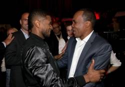 Usher greets Sugar Ray Leonard