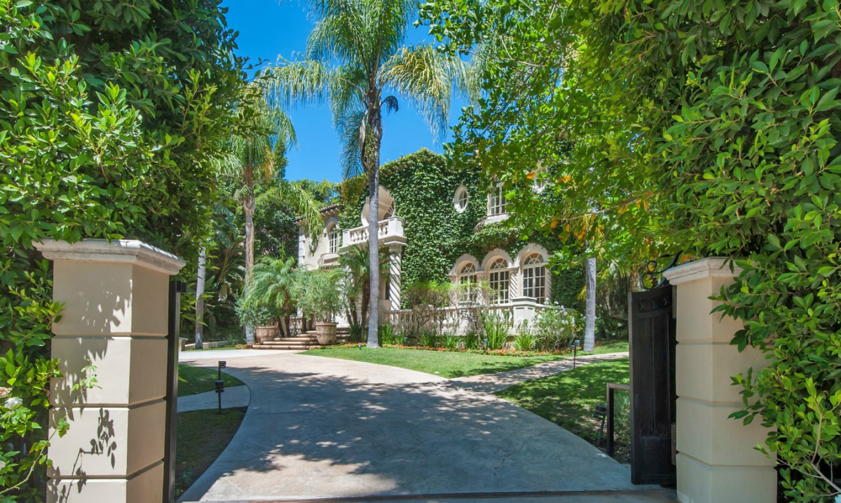 Sotheby’s International Realty Featured Estate of the Week: Timeless and Sophisticated Villa