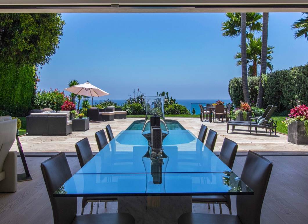 Sotheby’s International Realty: Incredible Contemporary Home