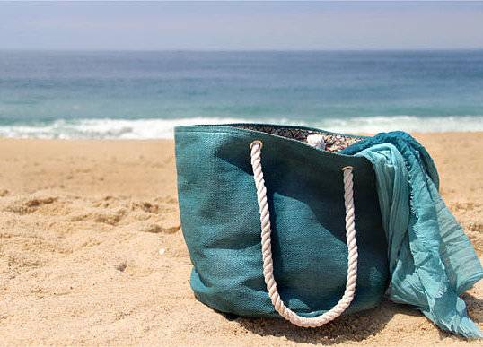 Fashionable Beach Bags to Take from the Stores to the Sand